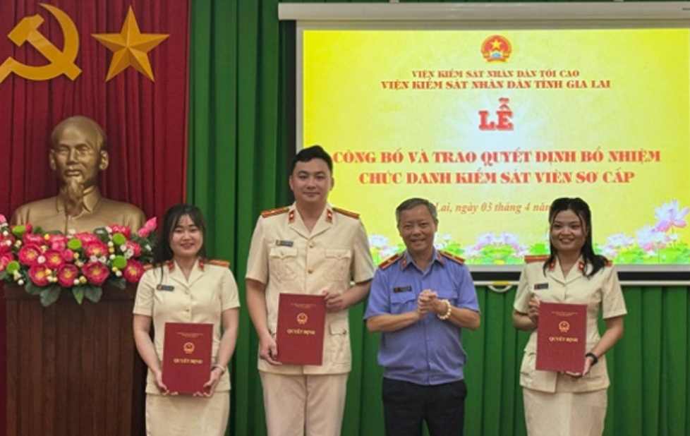 VKSND tỉnh Gia Lai trao quyết định bổ nhiệm chức danh Kiểm sát viên sơ cấp