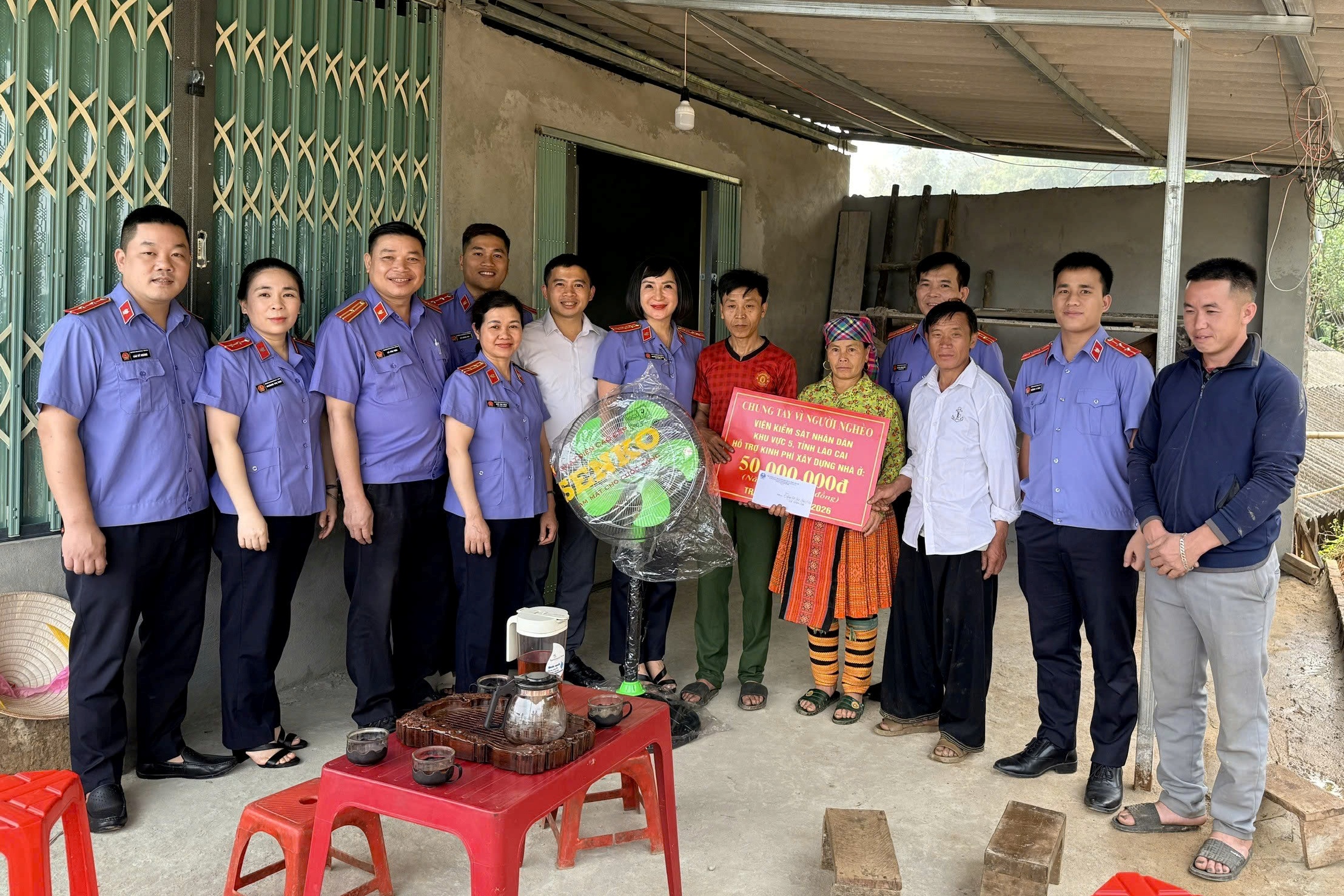 VKSND khu vực 5 - Lào Cai chung tay xóa nhà tạm, trao mái ấm cho hộ nghèo