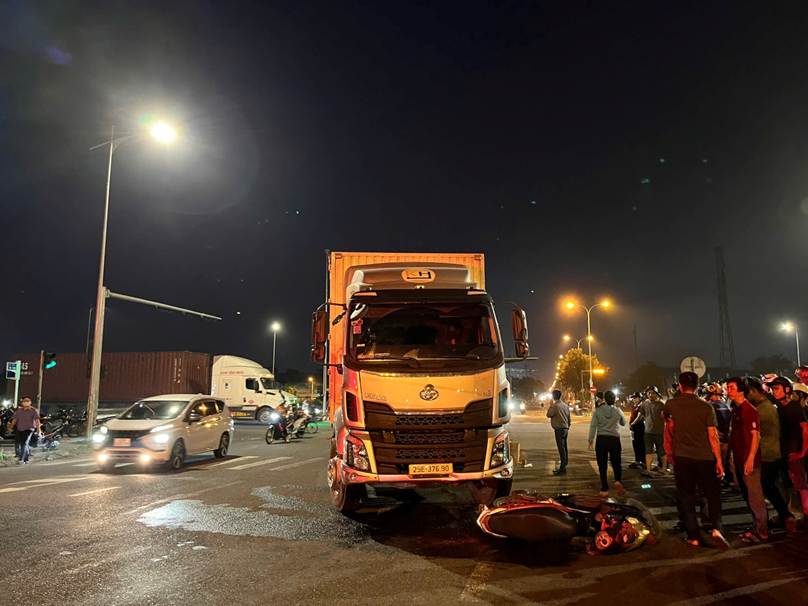 Kiểm sát khám nghiệm hiện trường vụ tai nạn giao thông gây hậu quả nghiêm trọng