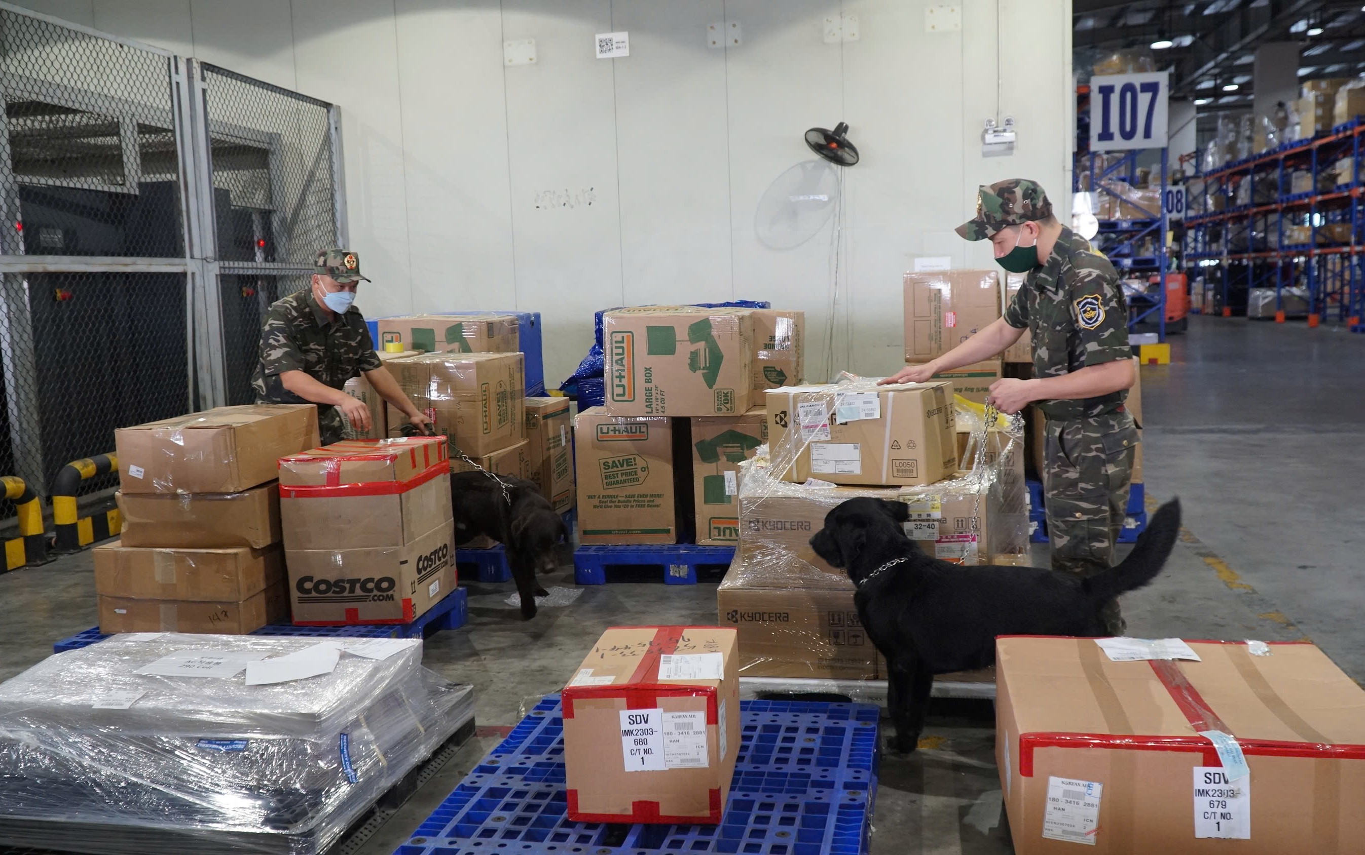 Phát hiện, ngăn chặn hơn 8 800 vụ buôn lậu, giạn lận thương mại với những thủ đoạn tinh vi