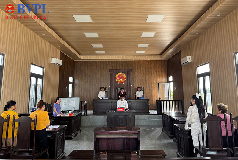 VKSND Khu vực 8 TP Cần Thơ phối hợp tổ chức phiên tòa rút kinh nghiệm vụ án dân sự