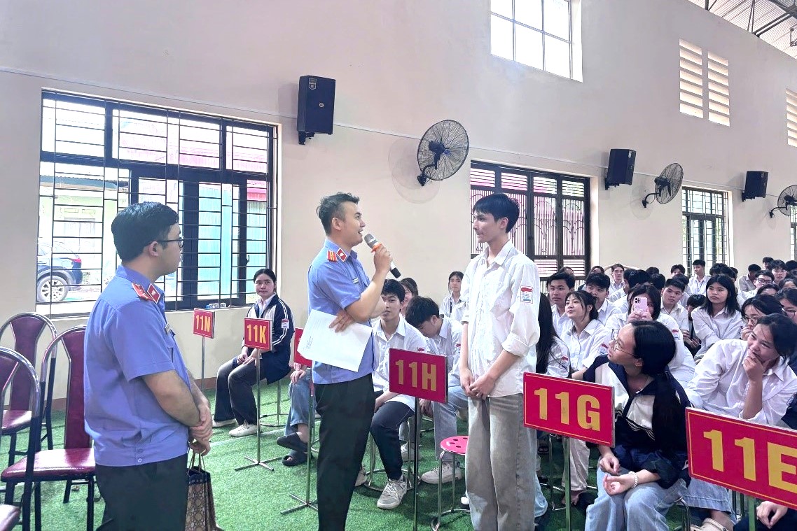 Nâng cao nhận thức pháp luật cho học sinh bằng việc tổ chức phiên tòa giả định