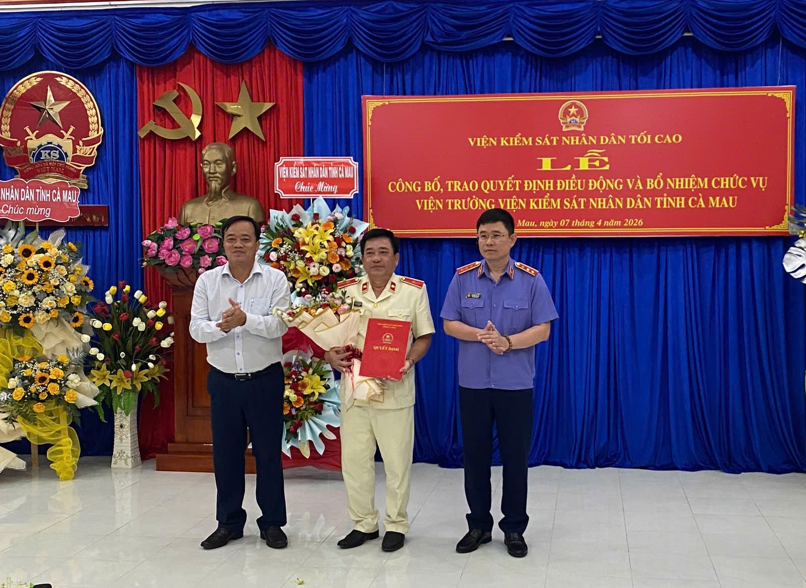 Lễ công bố và trao Quyết định điều động, bổ nhiệm Viện trưởng VKSND tỉnh Cà Mau