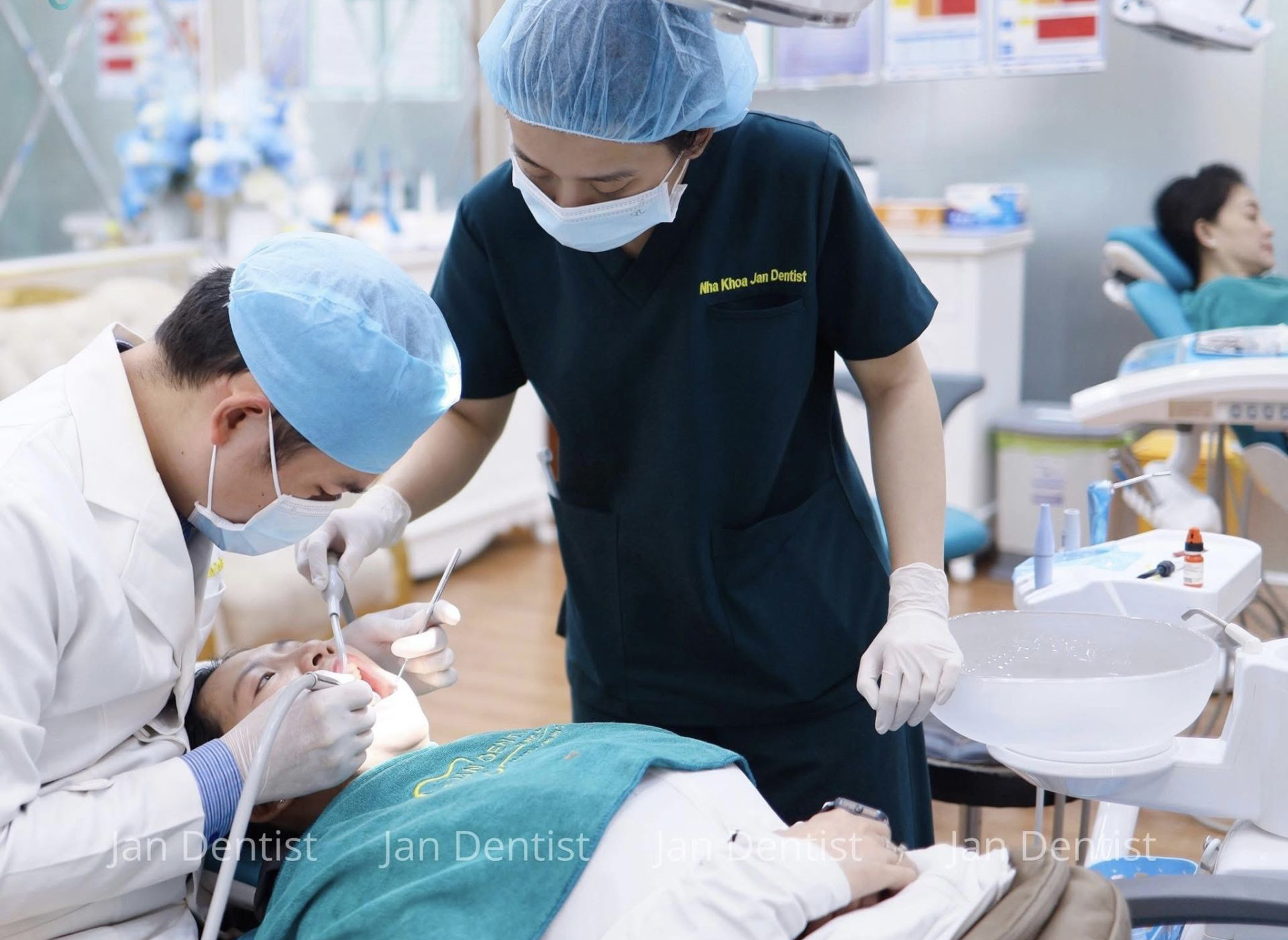 Công ty TNHH Nha khoa Jan Dentist bị xử phạt và tước chứng chỉ hành nghề 23 tháng