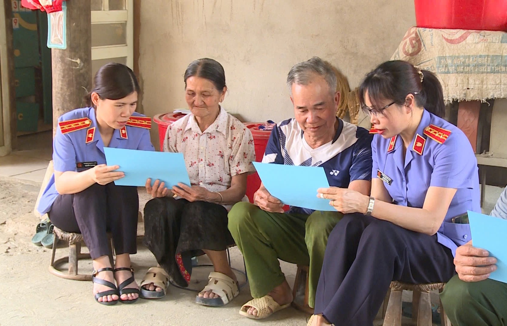 VKSND tỉnh Lai Châu tích cực tuyên truyền Nghị quyết số 205 của Quốc hội tại xã Bum Nưa