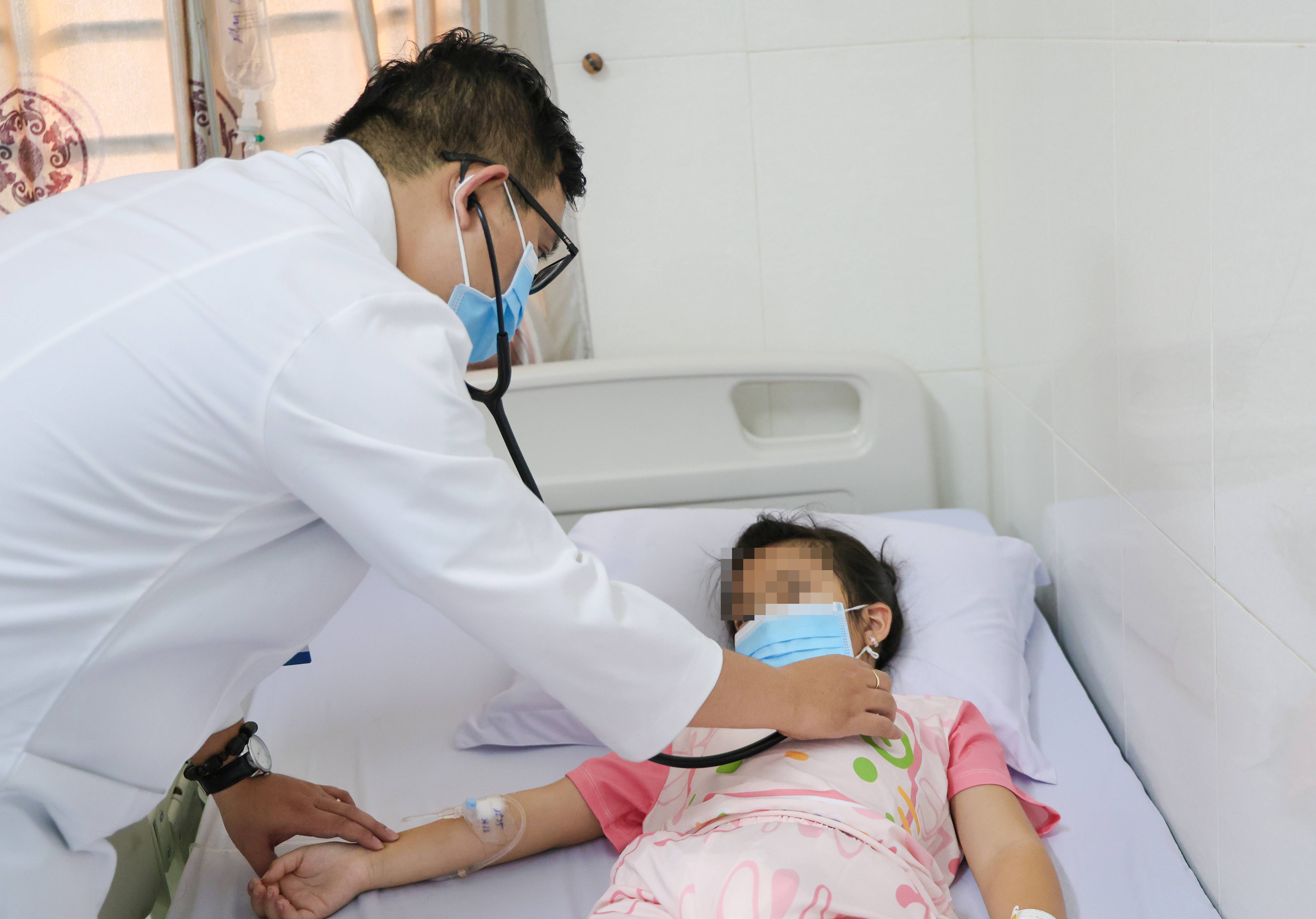 86 người bị ngộ độc phải nhập viện do ăn bánh mì nhiễm vi khuẩn