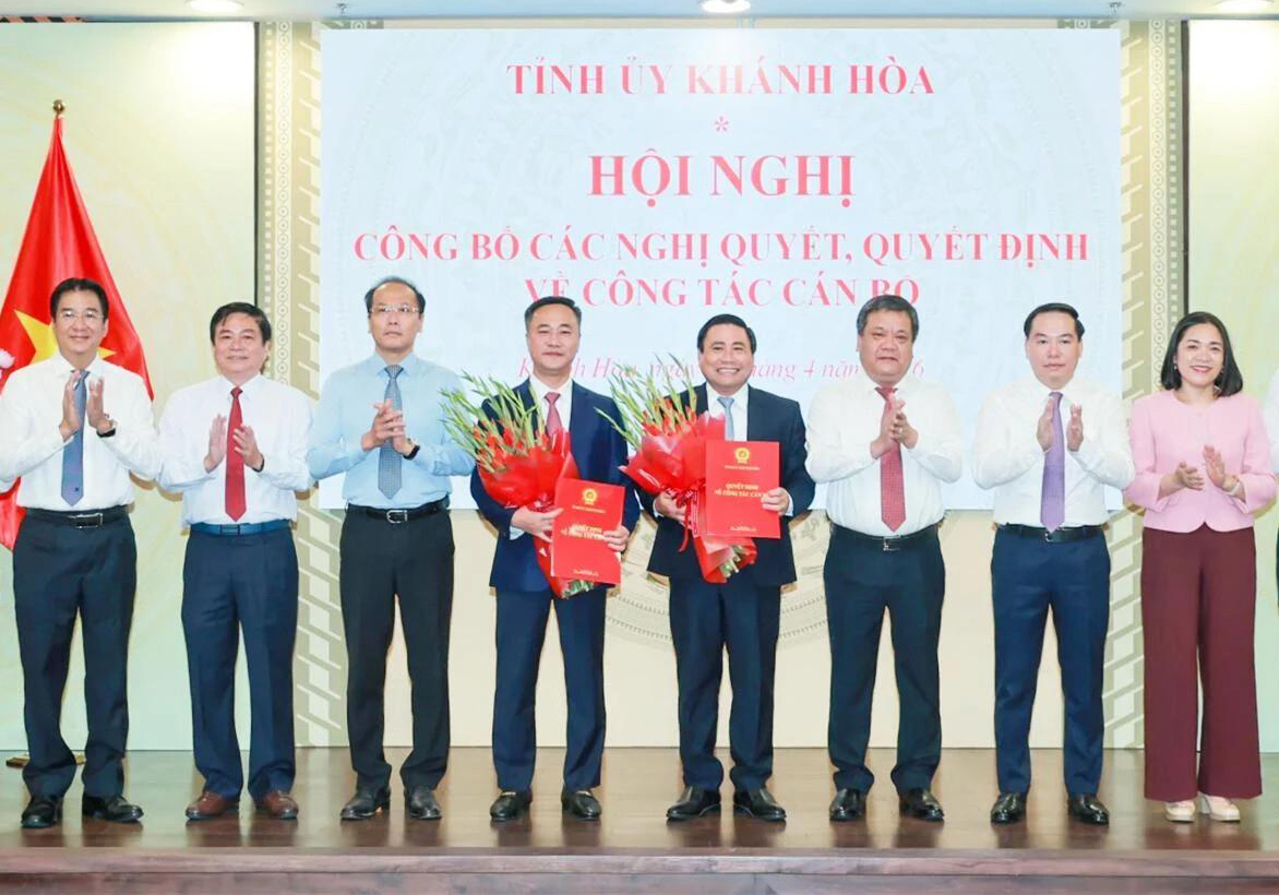 Phê chuẩn kết quả bầu chức vụ Chủ tịch HĐND và Chủ tịch UBND tỉnh Khánh Hòa