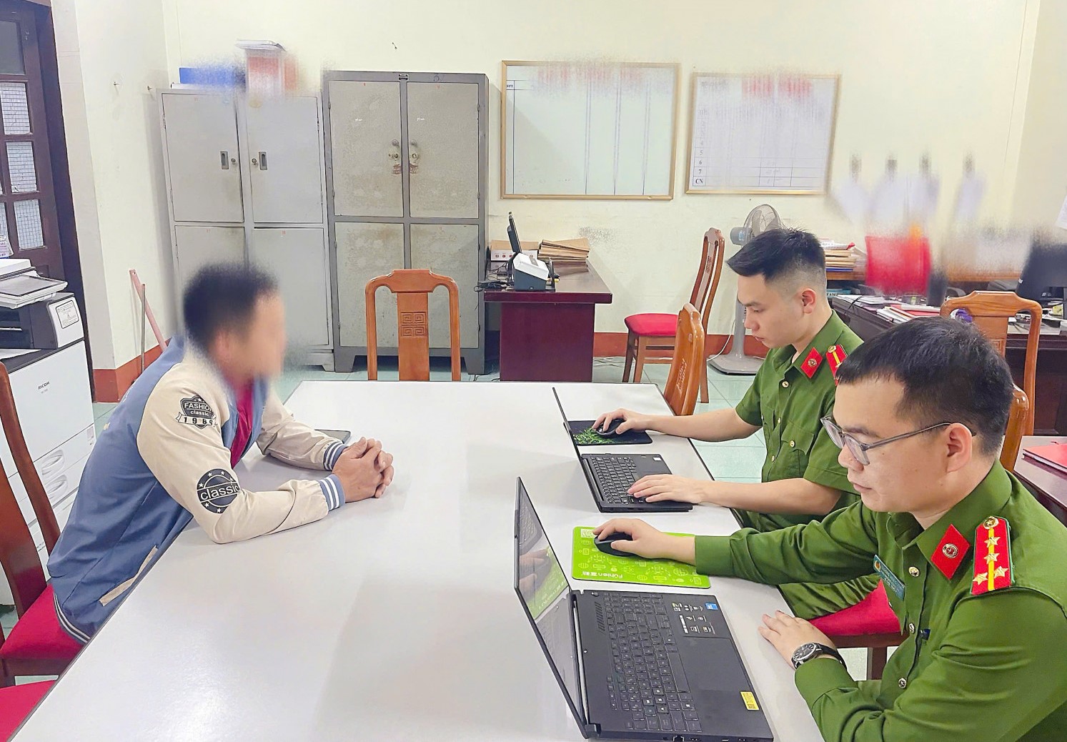 Xử lý, nhắc nhở nhiều trường hợp đăng tải thông tin sai sự thật trên mạng xã hội