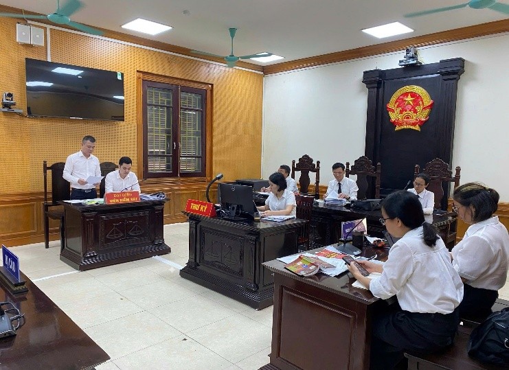 Xét xử thân thiện vụ nhóm thiếu niên gây rối, dùng kiếm đuổi đánh người