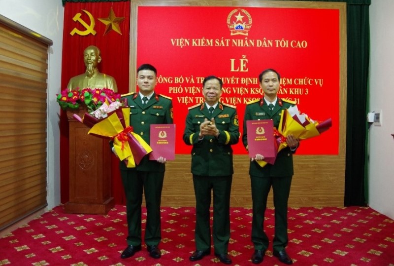Công bố và trao quyết định bổ nhiệm chức vụ lãnh đạo hai cấp VKSQS Quân khu 3