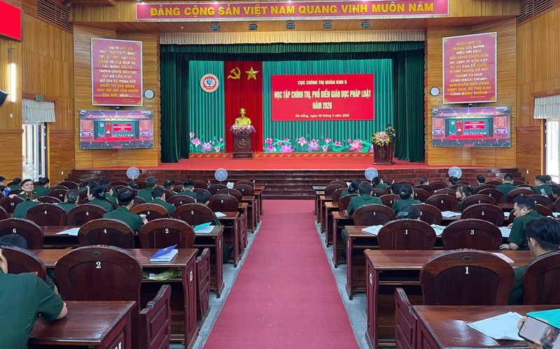 VKSQS Quân khu 5 phổ biến quy định của Luật Phòng thủ dân sự cho cán bộ, nhân viên