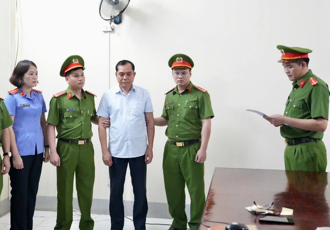 Bắt khẩn cấp Phó Chủ tịch UBND phường Phúc Yên, tỉnh Phú Thọ