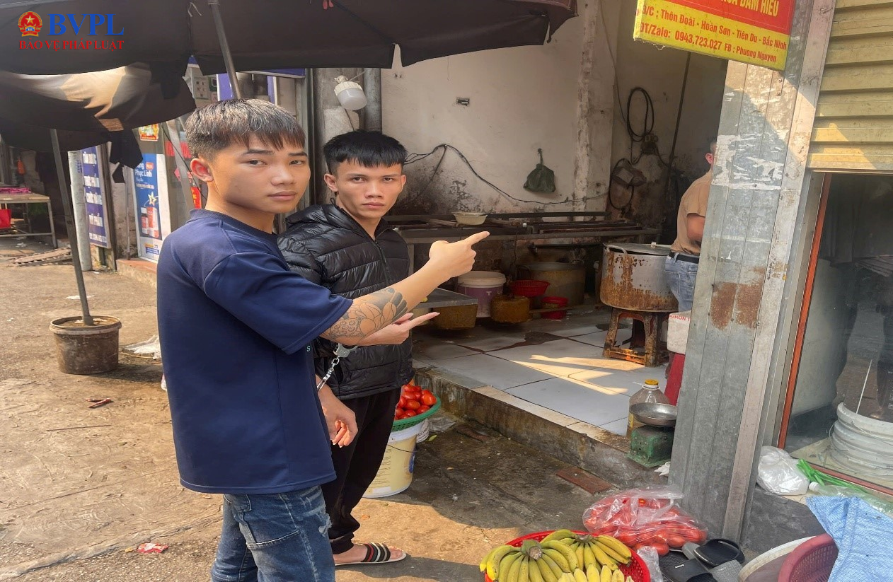 Phê chuẩn khởi tố 2 đối tượng lừa đảo bằng phương thức dán đè mã quét QR