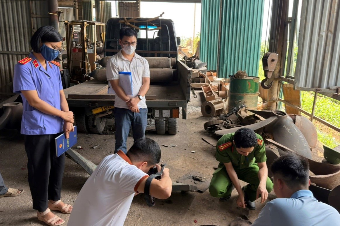 VKSND khu vực 7, tỉnh Ninh Bình kiểm sát khám nghiệm hiện trường vụ nổ khiến 1 người tử vong