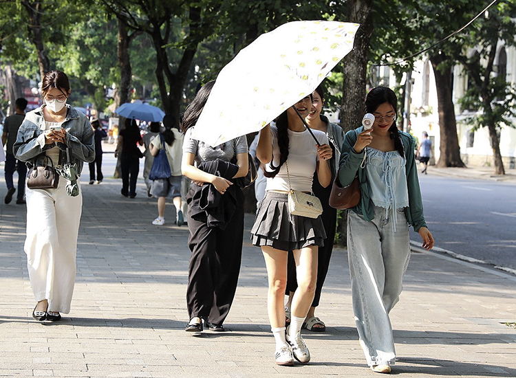 Bắc Bộ tăng nhiệt, Nam Bộ duy trì oi bức, chiều tối có dông