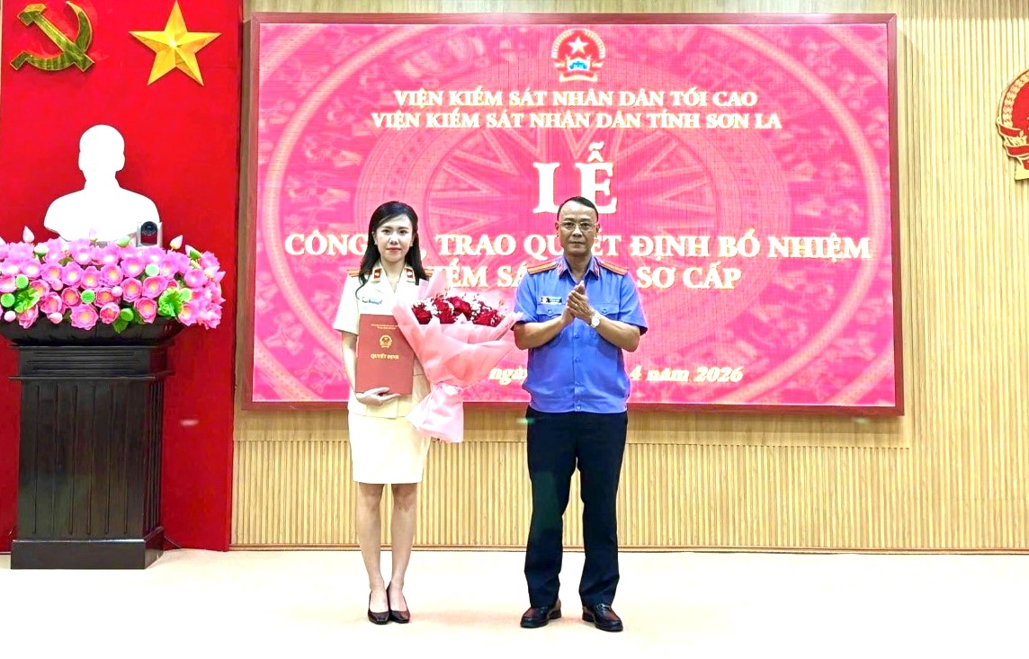 VKSND các tỉnh Sơn La, Phú Thọ trao quyết định bổ nhiệm chức danh Kiểm sát viên sơ cấp