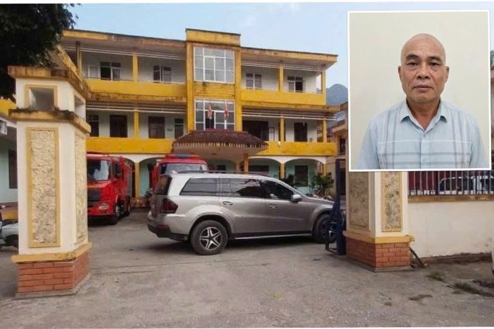 Mang hồ sơ vi phạm ra xe cố thủ nhiều giờ, người đàn ông bị khởi tố