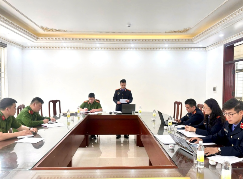 Trực tiếp kiểm sát việc tiếp nhận, giải quyết nguồn tin về tội phạm tại Công an xã Đình Lập