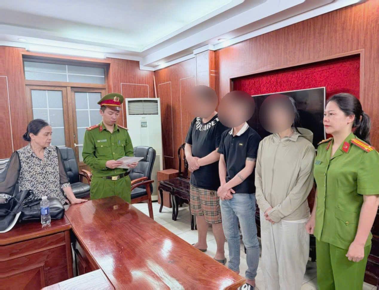 Phê chuẩn khởi tố 3 đối tượng về tội Vận chuyển hàng cấm