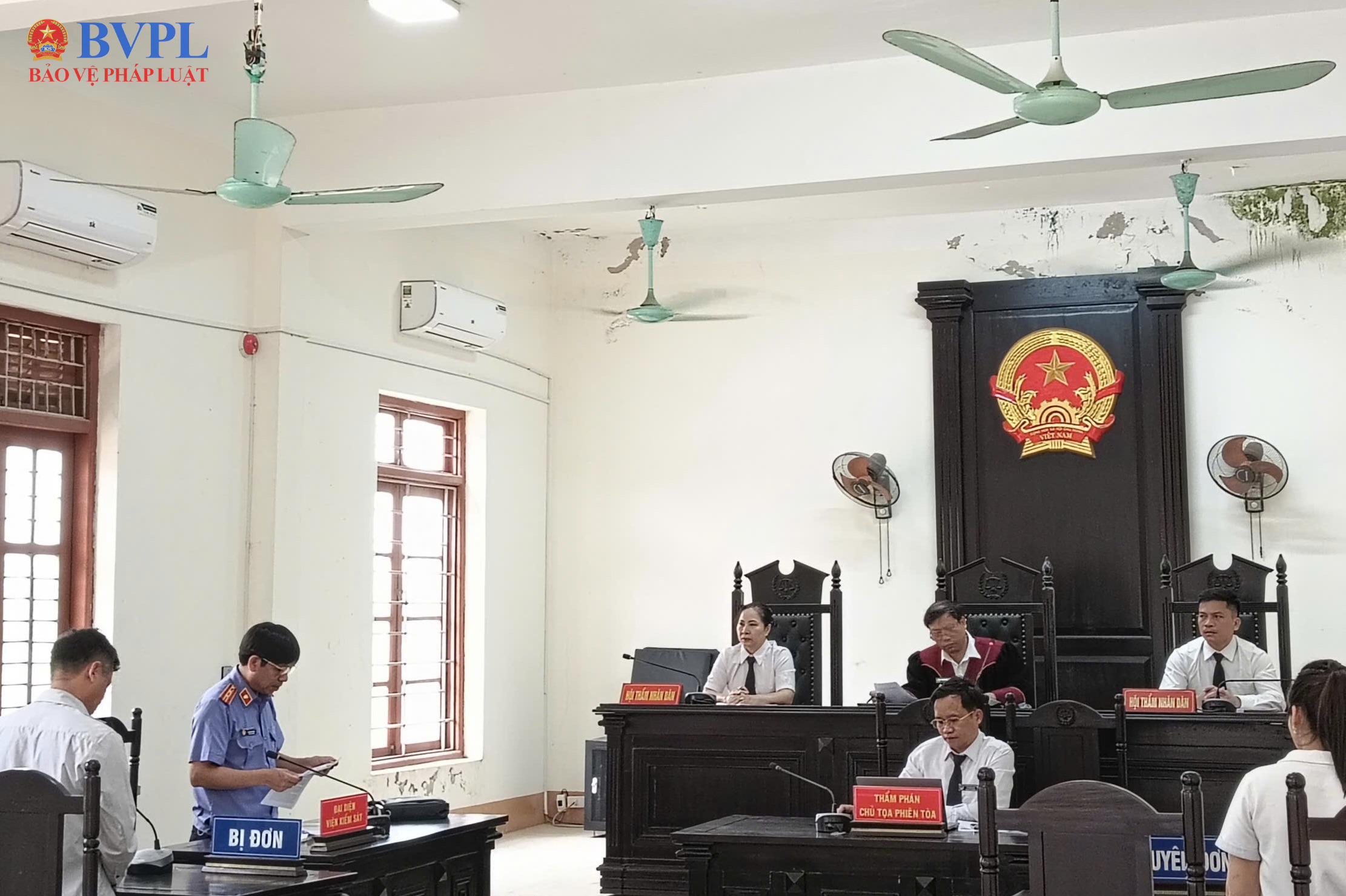 Lãnh đạo trực tiếp thực hành quyền công tố và kiểm sát hoạt động tư pháp