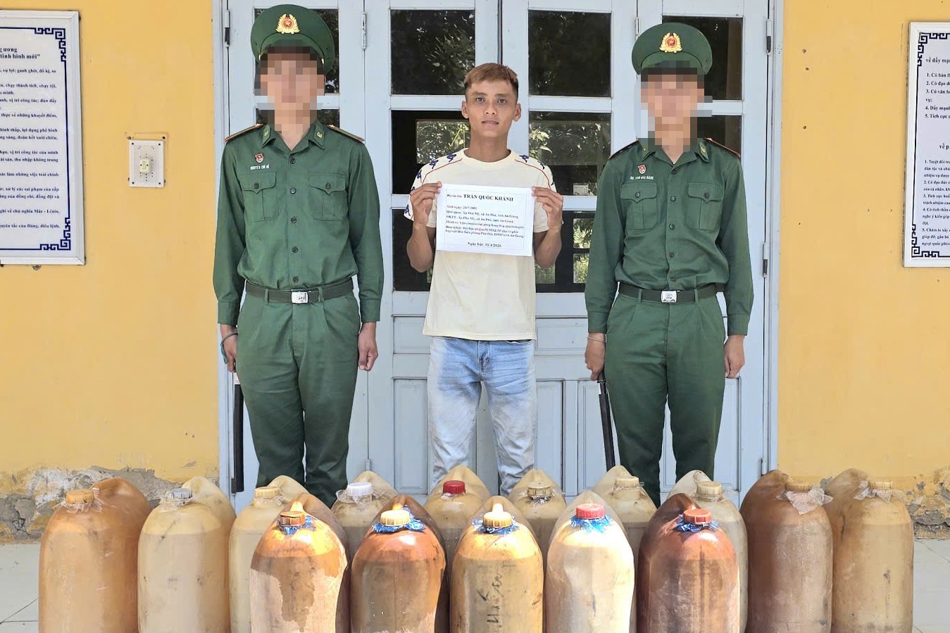 Liên tiếp triệt phá các vụ vận chuyển xăng, dầu lậu qua biên giới