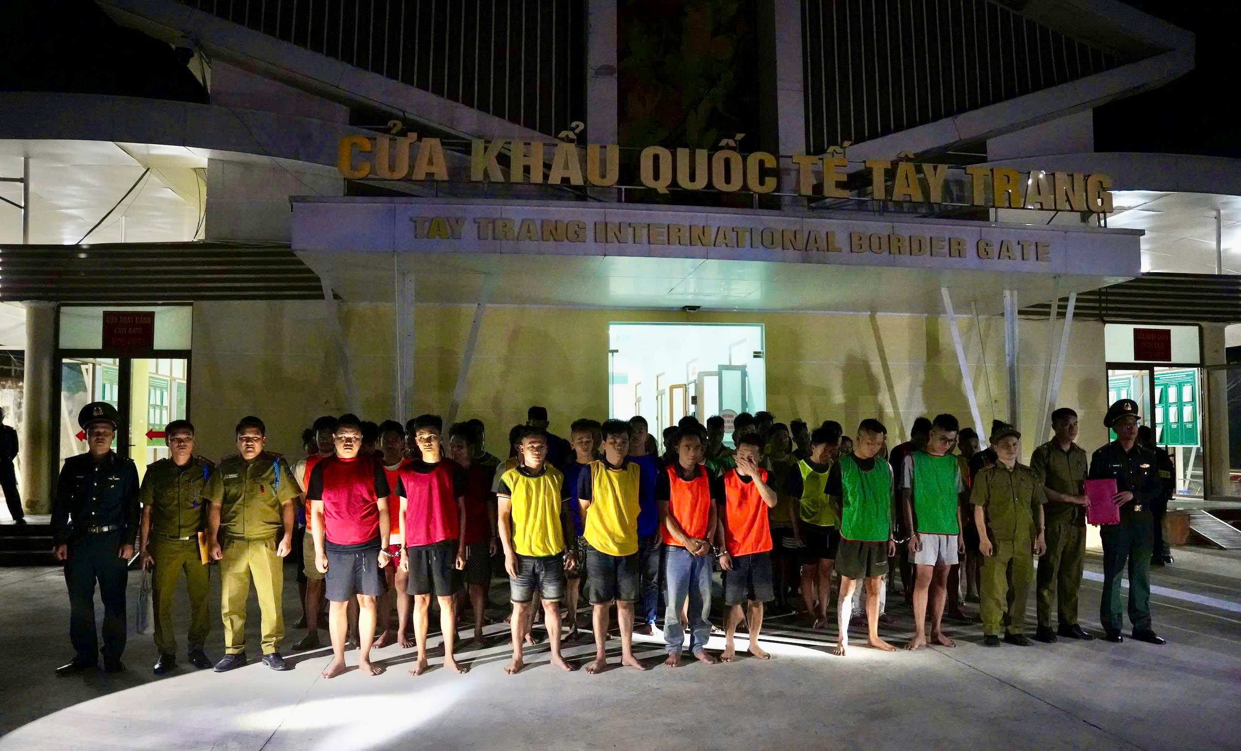 Triệt xóa đường dây lừa đảo công nghệ cao tại Lào, bắt giữ 59 đối tượng