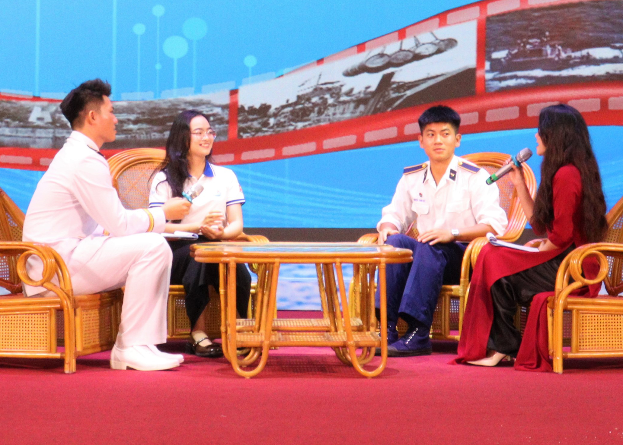 Học viện Hải quân giao lưu, tuyên truyền biển, đảo với Trường Đại học Nha Trang