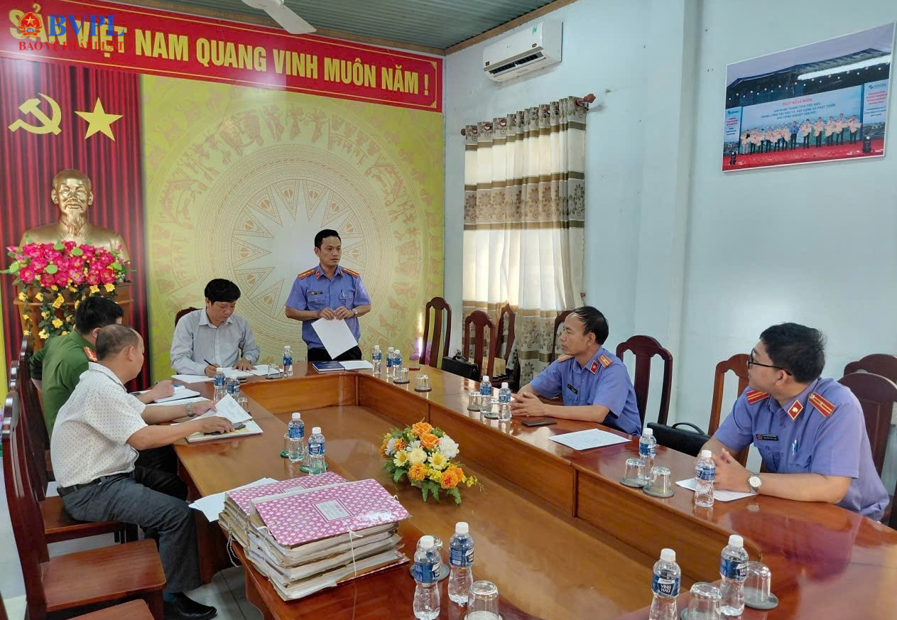 VKSND Khu vực 15 – Lâm Đồng trực tiếp kiểm sát việc thi hành án hình sự tại UBND xã Tân Minh