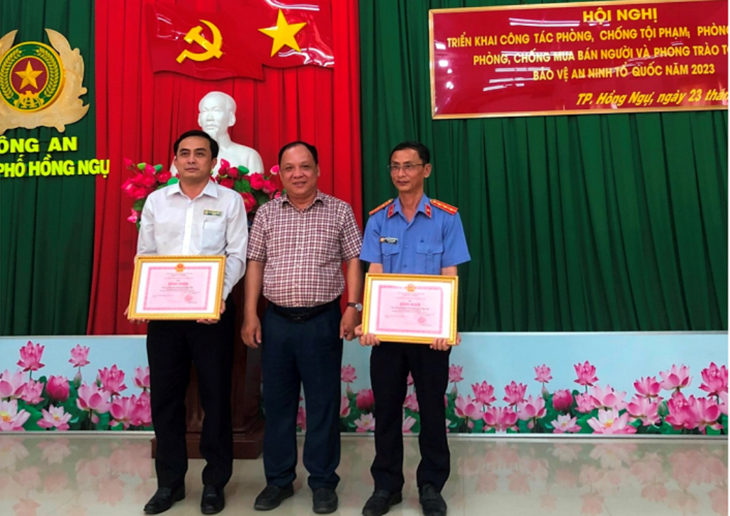 Hành trình lặng thầm của một người Viện trưởng vùng biên