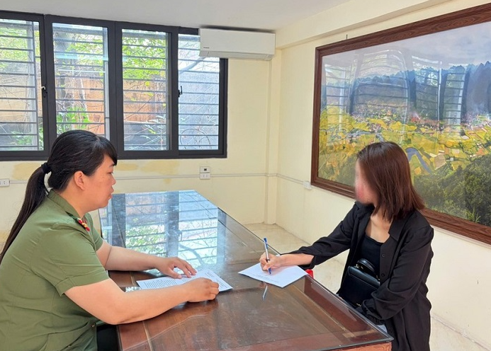 Xử phạt người phụ nữ không gia hạn tạm trú cho con mang quốc tịch nước ngoài