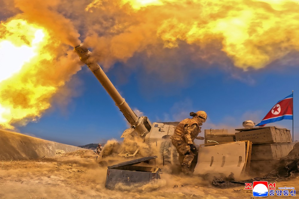 Triều Tiên phô diễn kỹ năng của lực lượng pháo binh nhân ngày sinh cố Chủ tịch Kim Nhật Thành