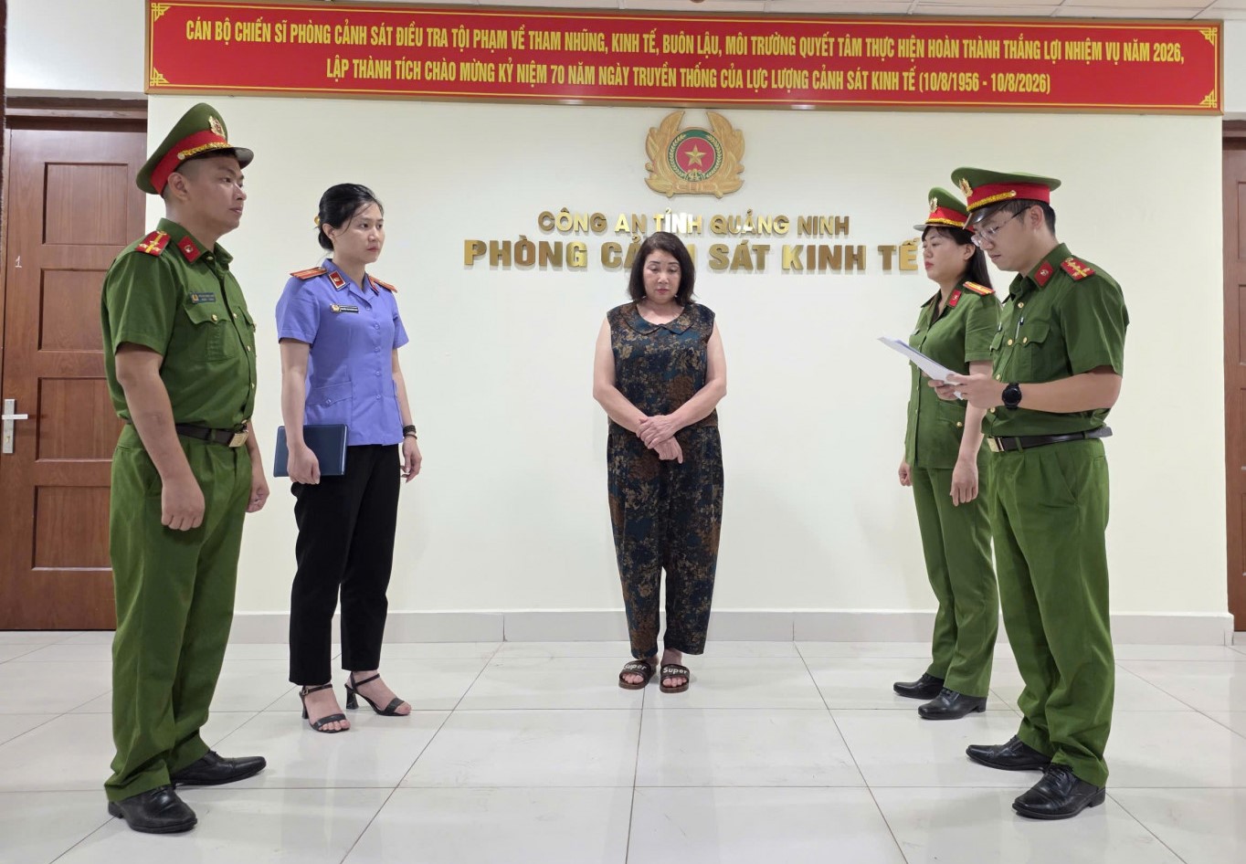 Bắt tạm giam 2 chủ cơ sở sản xuất giá đỗ chứa chất cấm ở Quảng Ninh