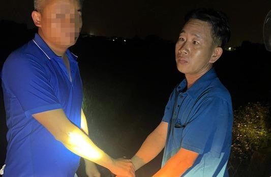 Vừa từ nước ngoài về, bị chồng cũ đâm tử vong