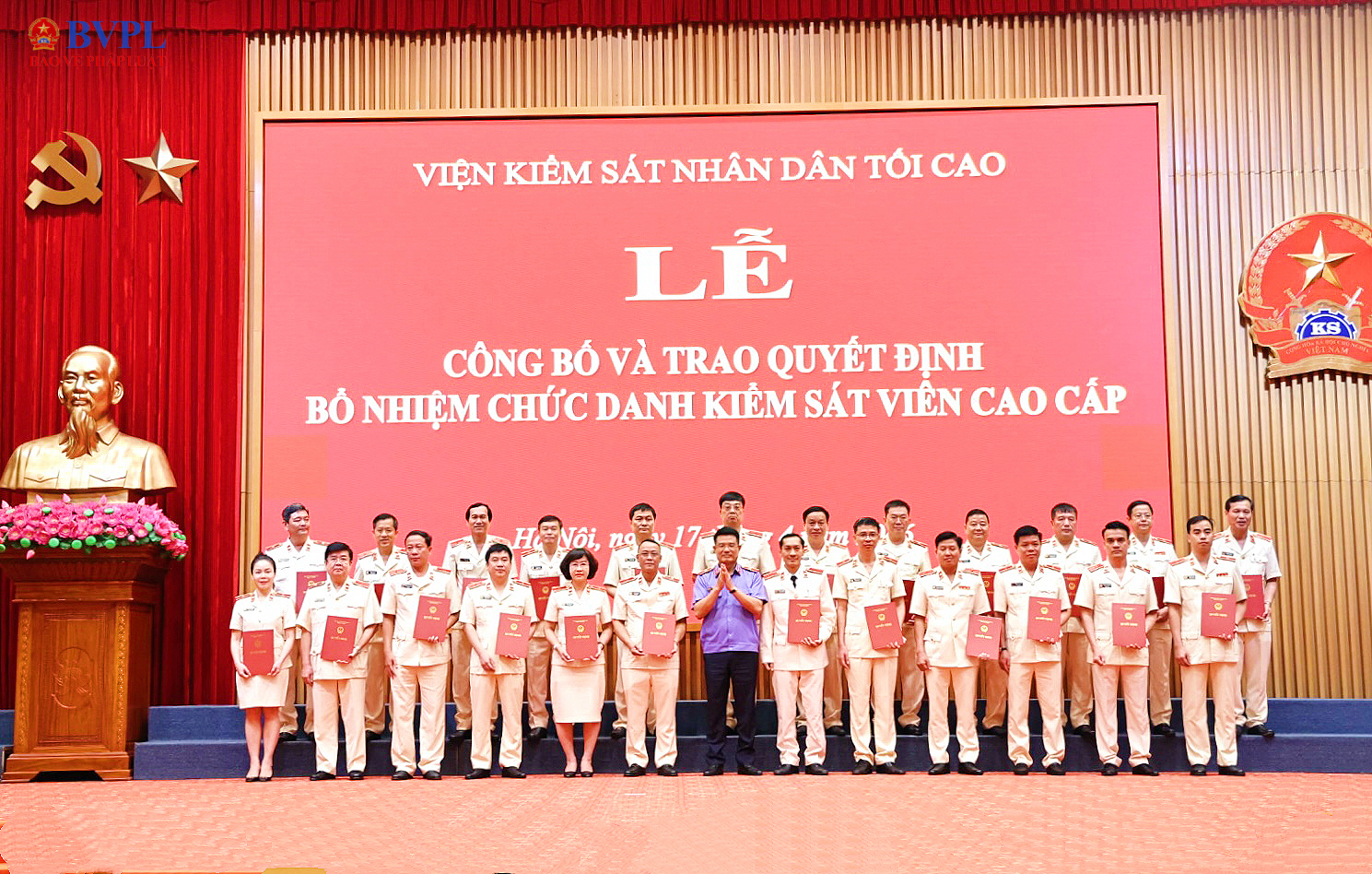 VKSND tối cao tổ chức Lễ trao tặng Huân chương Lao động, Chiến sĩ thi đua toàn quốc và chức danh Kiểm sát viên cao cấp