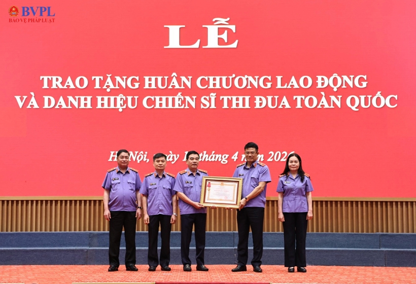 VKSND tối cao tổ chức Lễ trao tặng Huân chương Lao động, Chiến sĩ thi đua toàn quốc và chức danh Kiểm sát viên cao cấp