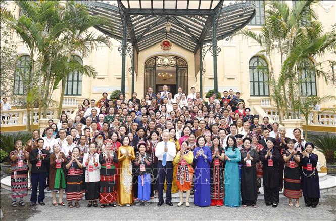 Tổng Bí thư, Chủ tịch nước Tô Lâm tiếp các già làng, trưởng bản, nghệ nhân, người có uy tín tiêu biểu toàn quốc