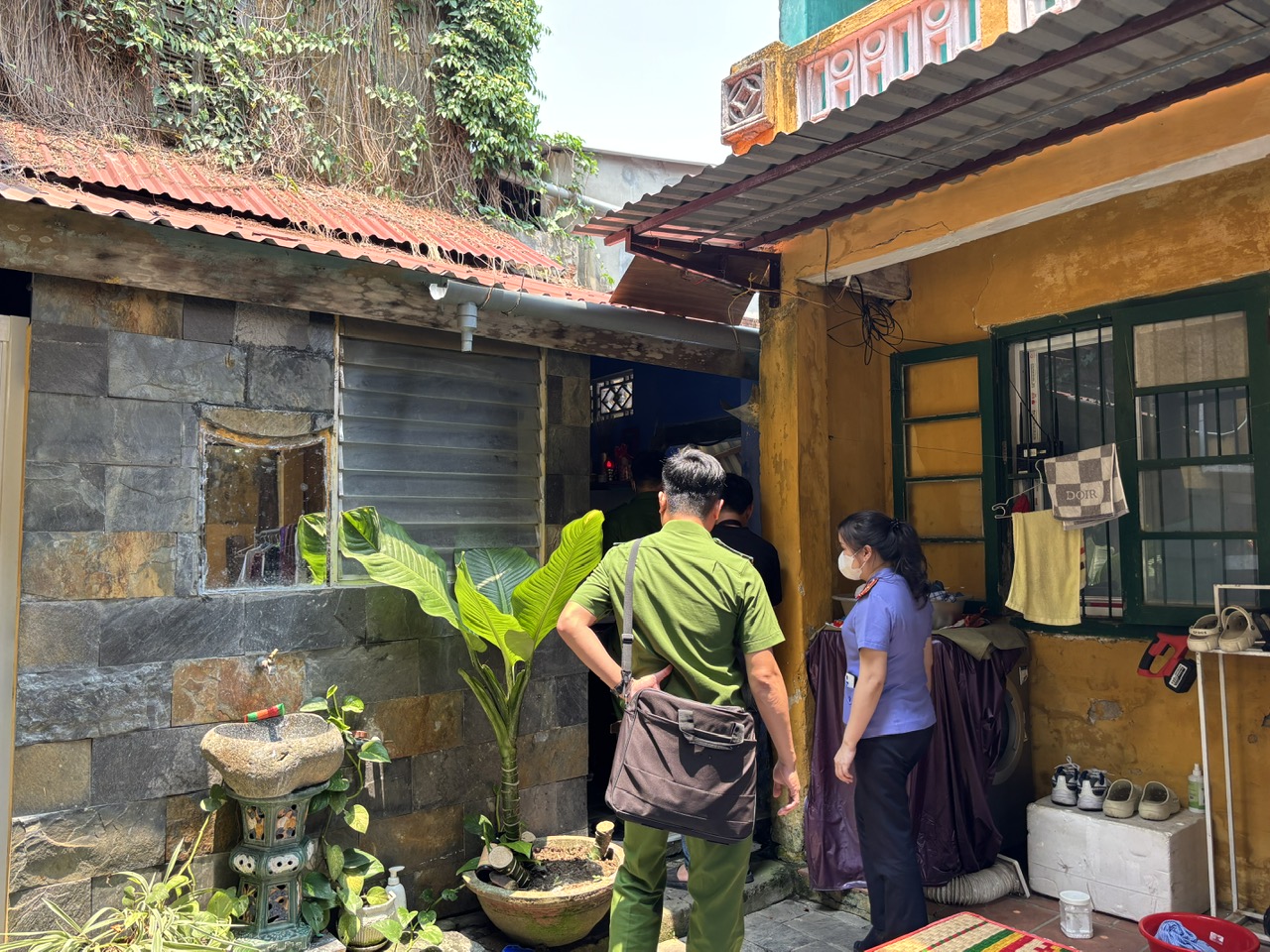 Kiểm sát khám nghiệm hiện trường vụ chết người xảy ra tại phố cổ Hội An