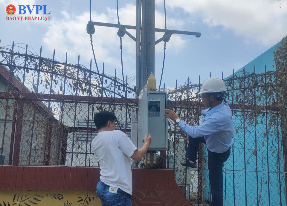 Công nhân “mất việc” vì bị ngừng cấp điện Dấu hiệu vi phạm quy định ngành điện