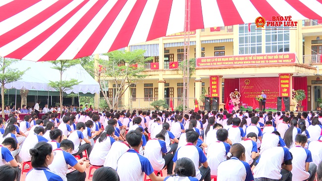 VKSND khu vực 5, tỉnh Hưng Yên tuyên truyền Nghị quyết 205 cho giáo viên và học sinh