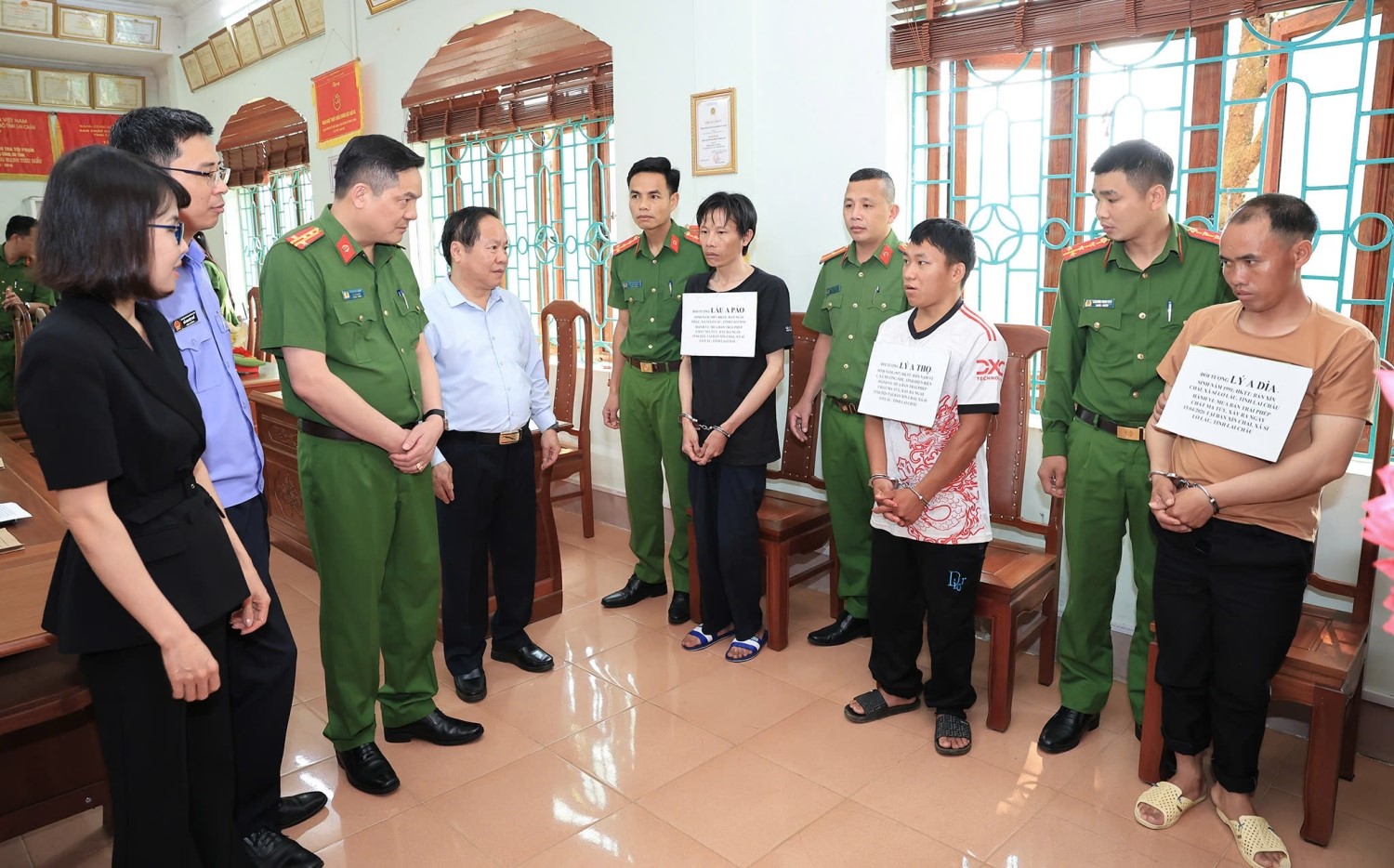 Đánh sập đường dây ma túy liên tỉnh, thu giữ 9 bánh heroin tại vùng biên Lai Châu