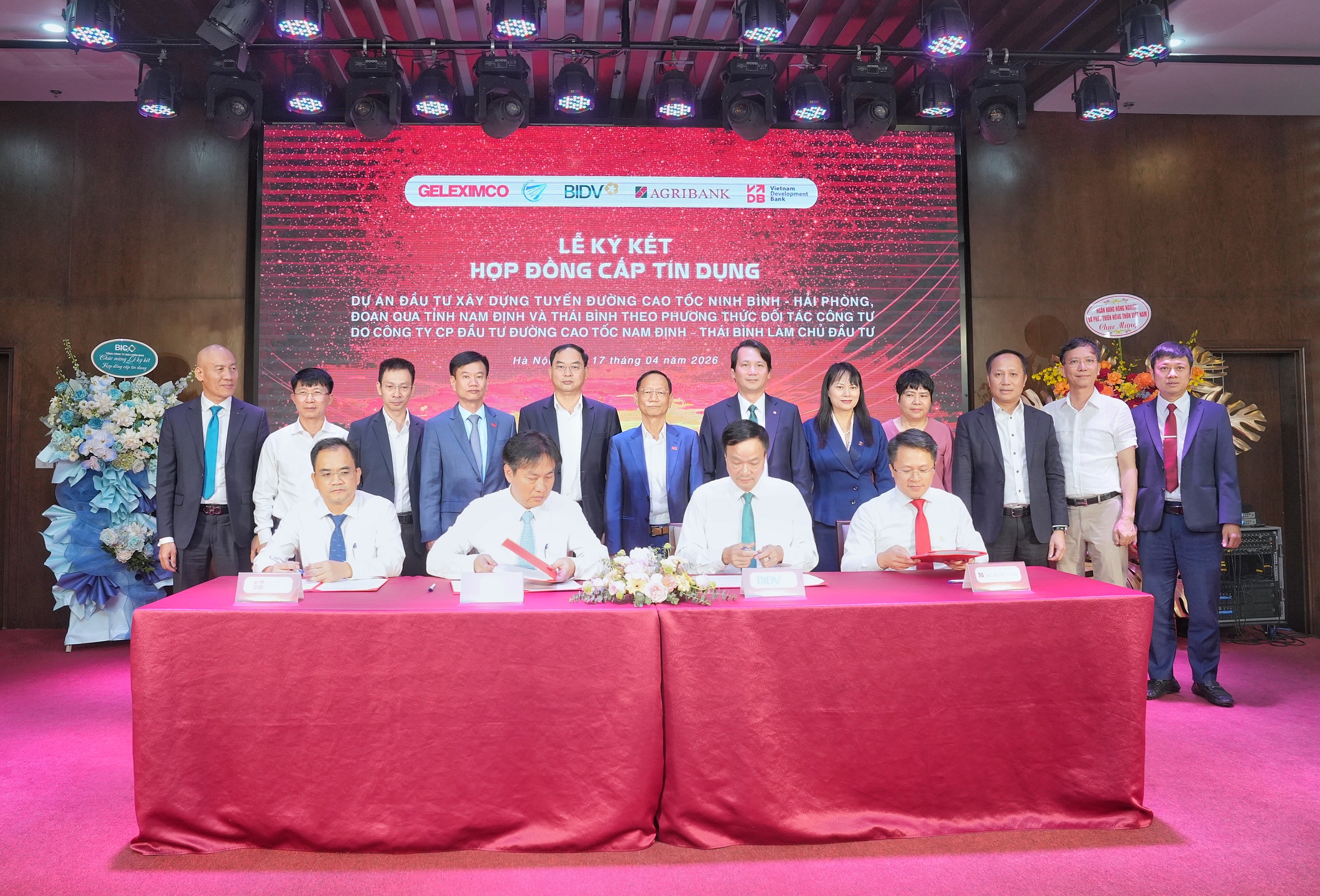 Ký kết hợp đồng cấp tín dụng Dự án đầu tư xây dựng cao tốc Ninh Bình - Hải Phòng