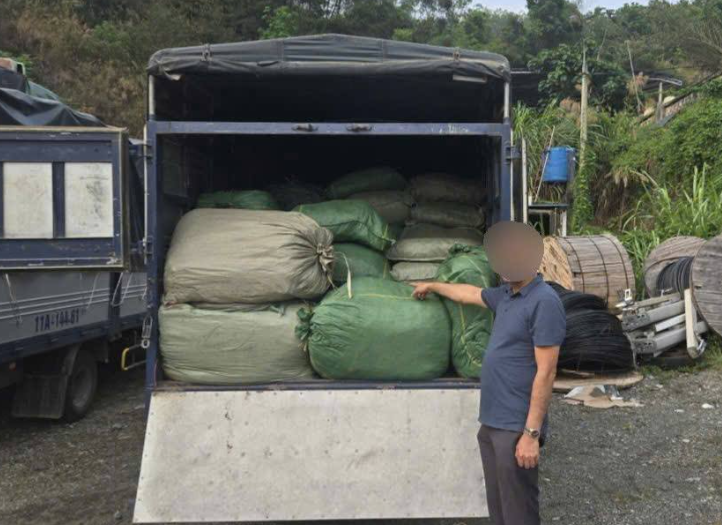 Phát hiện, tạm giữ hơn 2,6 tấn nguyên liệu thuốc lá không rõ nguồn gốc, xuất xứ