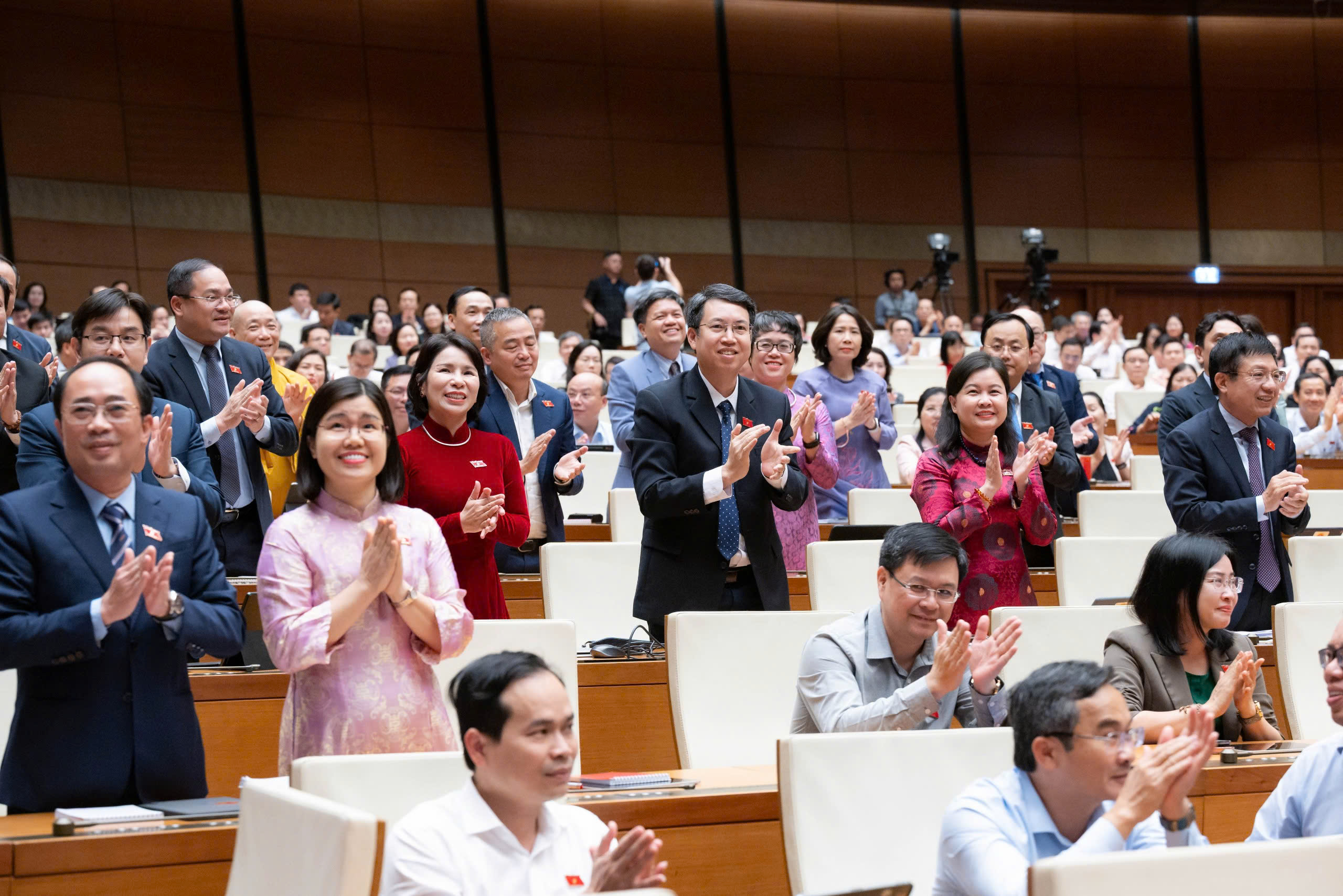 Quốc hội thông qua Luật Thủ đô sửa đổi , giao chính quyền Thành phố 199 thẩm quyền đặc thù, vượt trội