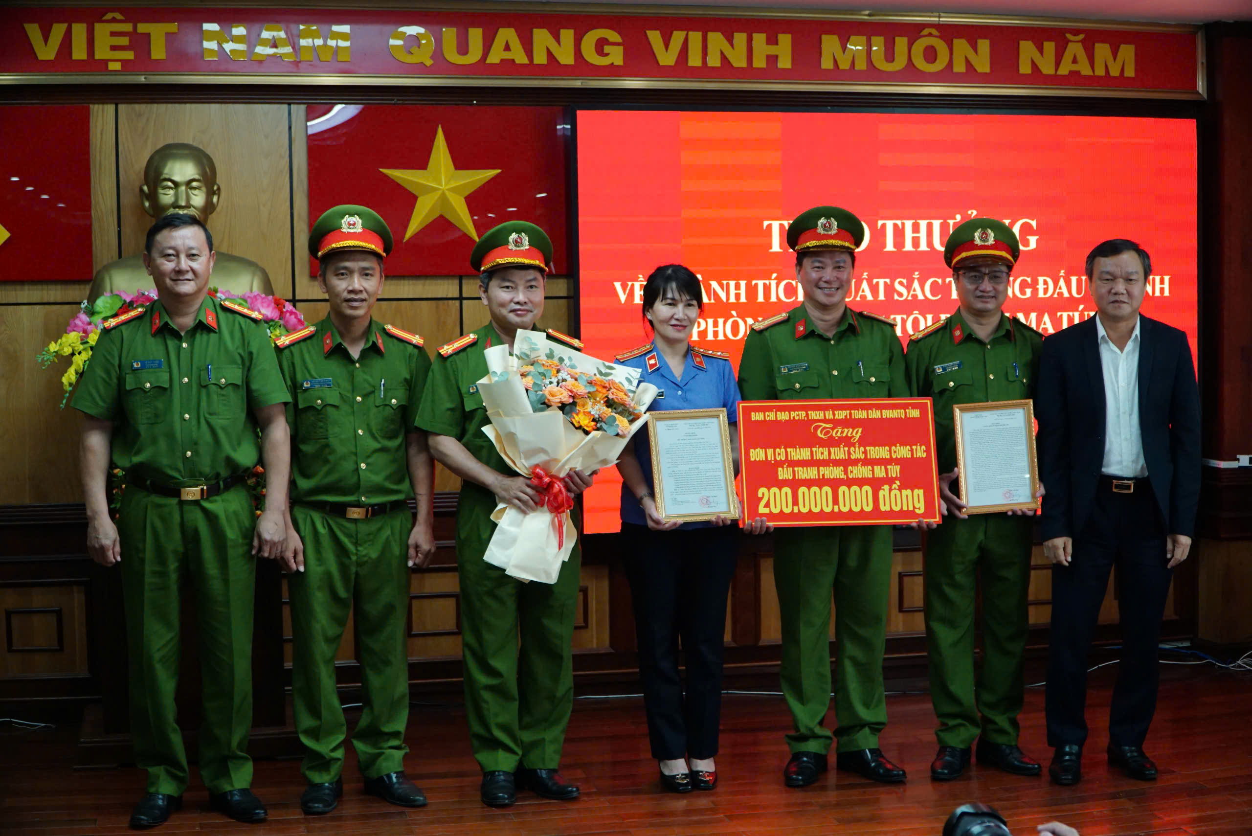 Triệt phá đường dây mua bán gần 20kg ma túy quy mô lớn