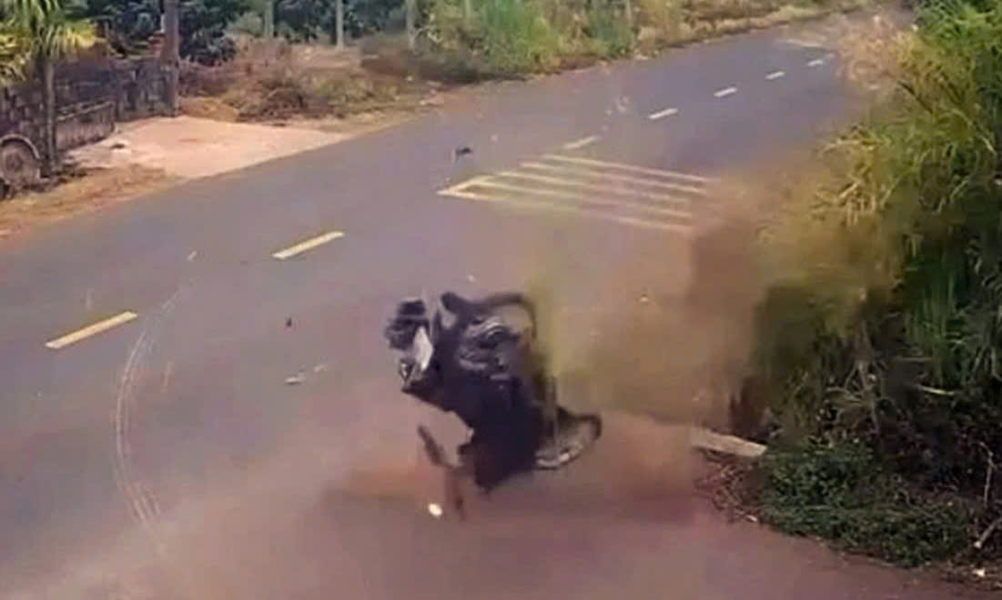 Khởi tố cựu Thiếu tá CSGT không cứu giúp nam sinh đi xe máy lao xuống mương tử vong