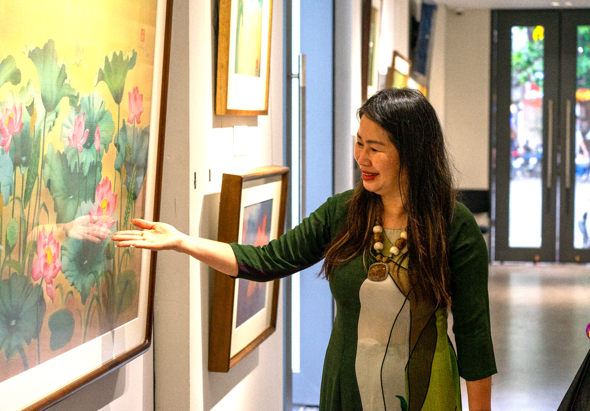 Triển lãm “Sen tháng Năm” Khi nhiều tiếng nói hội họa cùng hội tụ