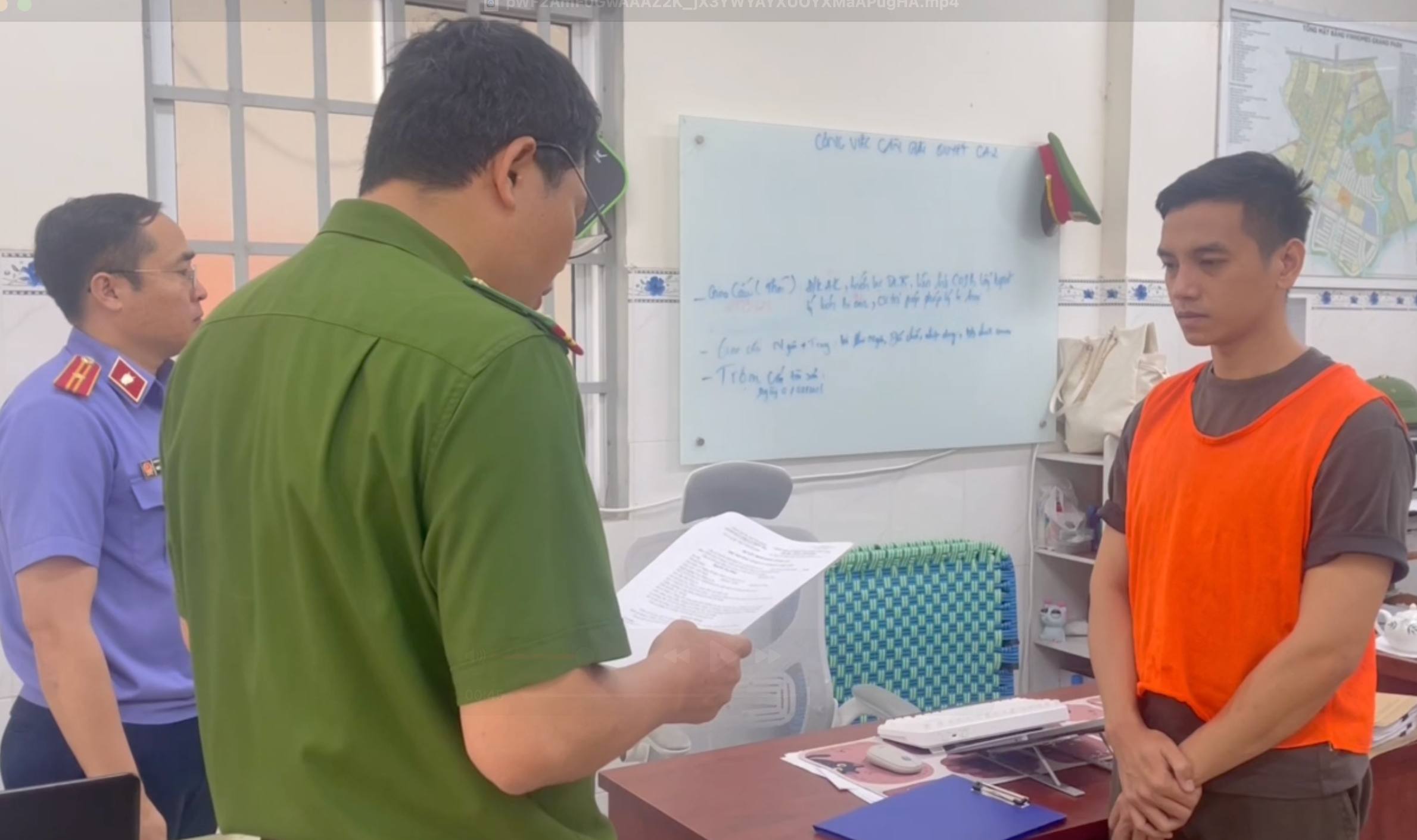 Khởi tố, bắt tạm giam đối tượng tuyên truyền mê tín, lừa đảo chiếm đoạt tài sản