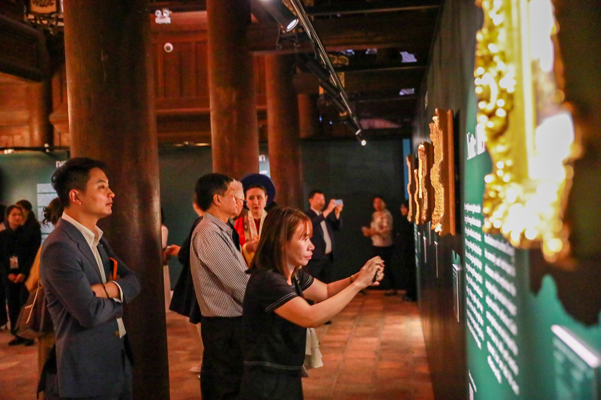 Triển lãm tranh vua Hàm Nghi lần đầu được tổ chức quy mô lớn tại Hà Nội