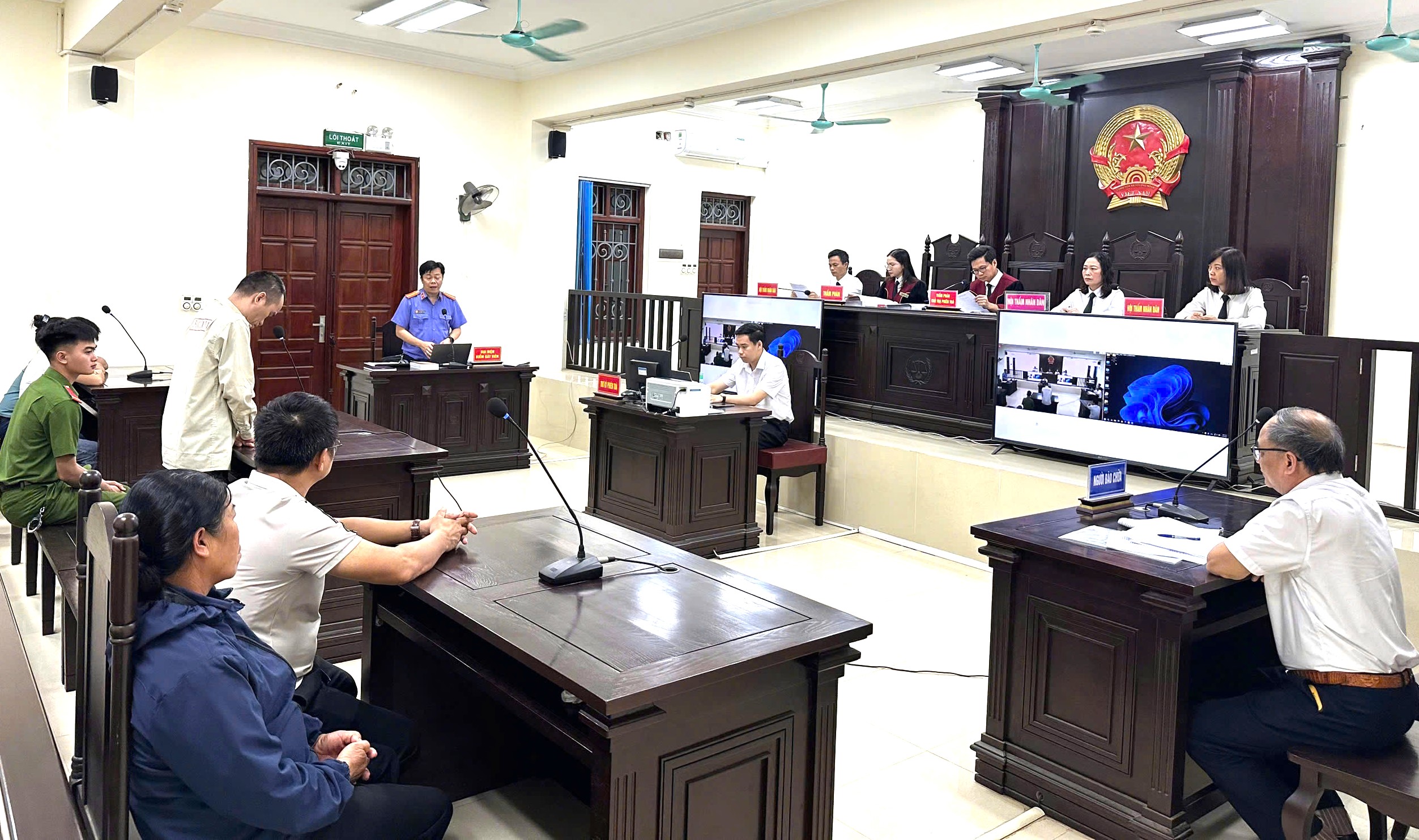 Phối hợp xét xử rút kinh nghiệm trực tuyến, số hoá hồ sơ vụ án hình sự