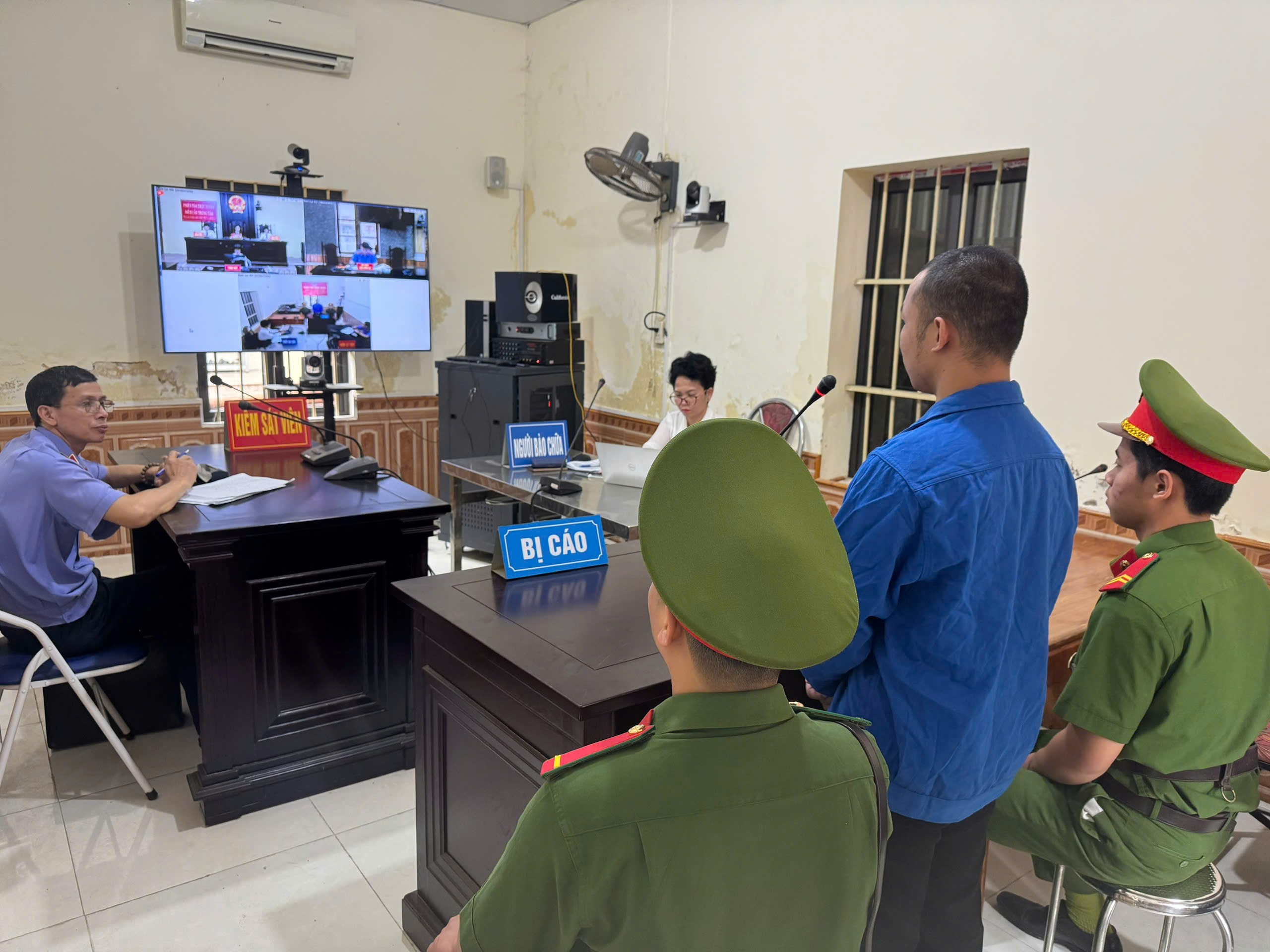 VKSND khu vực 1, tỉnh Sơn La phối hợp tổ chức phiên tòa rút kinh nghiệm trực tuyến